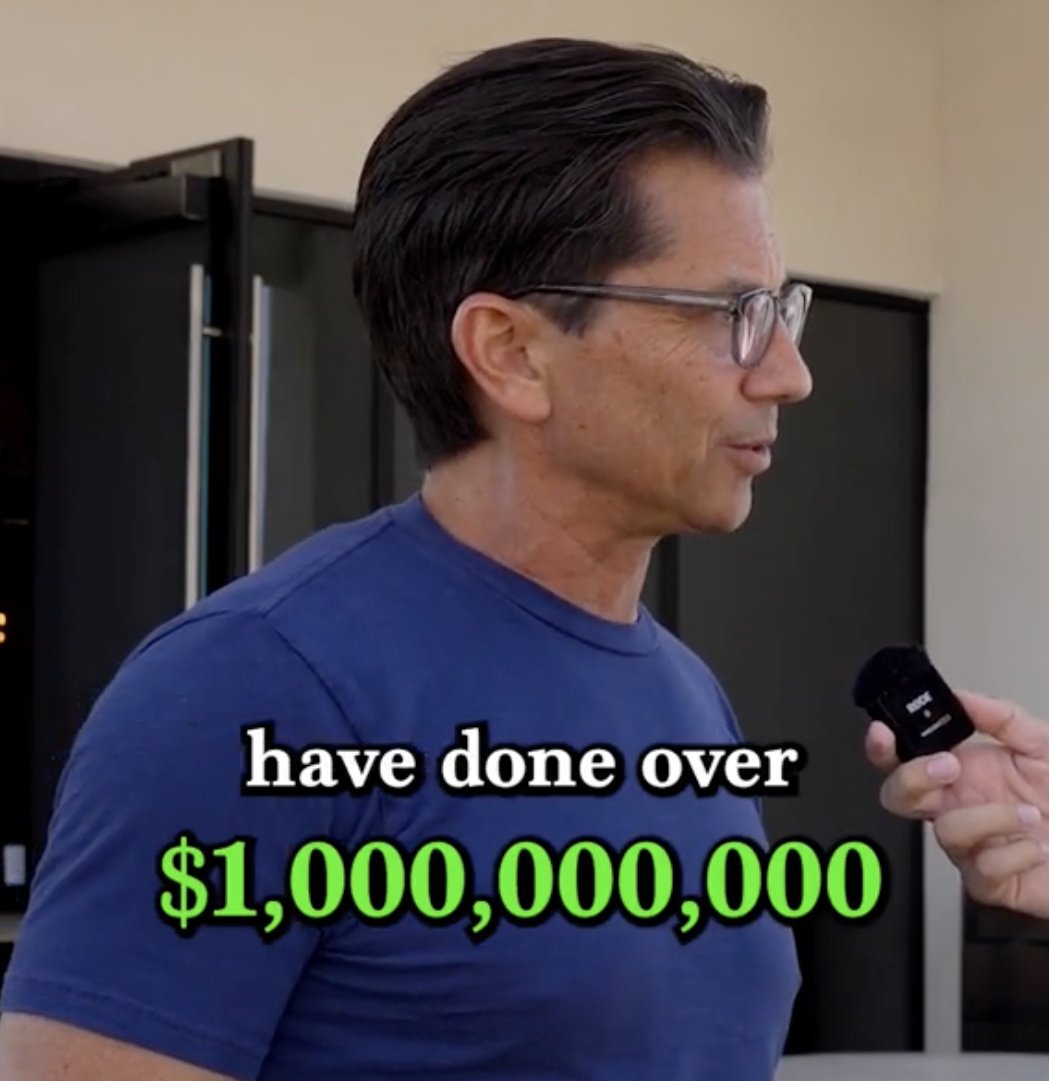 AaronRofficial_'s tweet image. I found a guy who goes around asking the wealthy 1% about their:

• Biggest financial regrets
• Best investment decisions
• Advice to their younger self

Oddly enough, most of their answers are the same...

Here are the top 8: