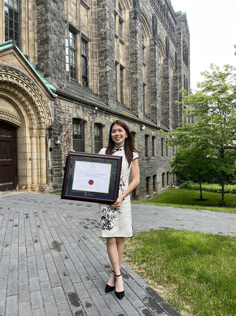RobinHayeems's tweet image. 🎉 Big #congrats to GENOMETRICS practicum student Erin on graduating with her MSc in Medical Genomics from @UofTMedGen! Our very own Dr. Hayeems had the honour of delivering the graduation address! Erin, we’re so proud and are delighted you will be joining GENOMETRICS as an RA!