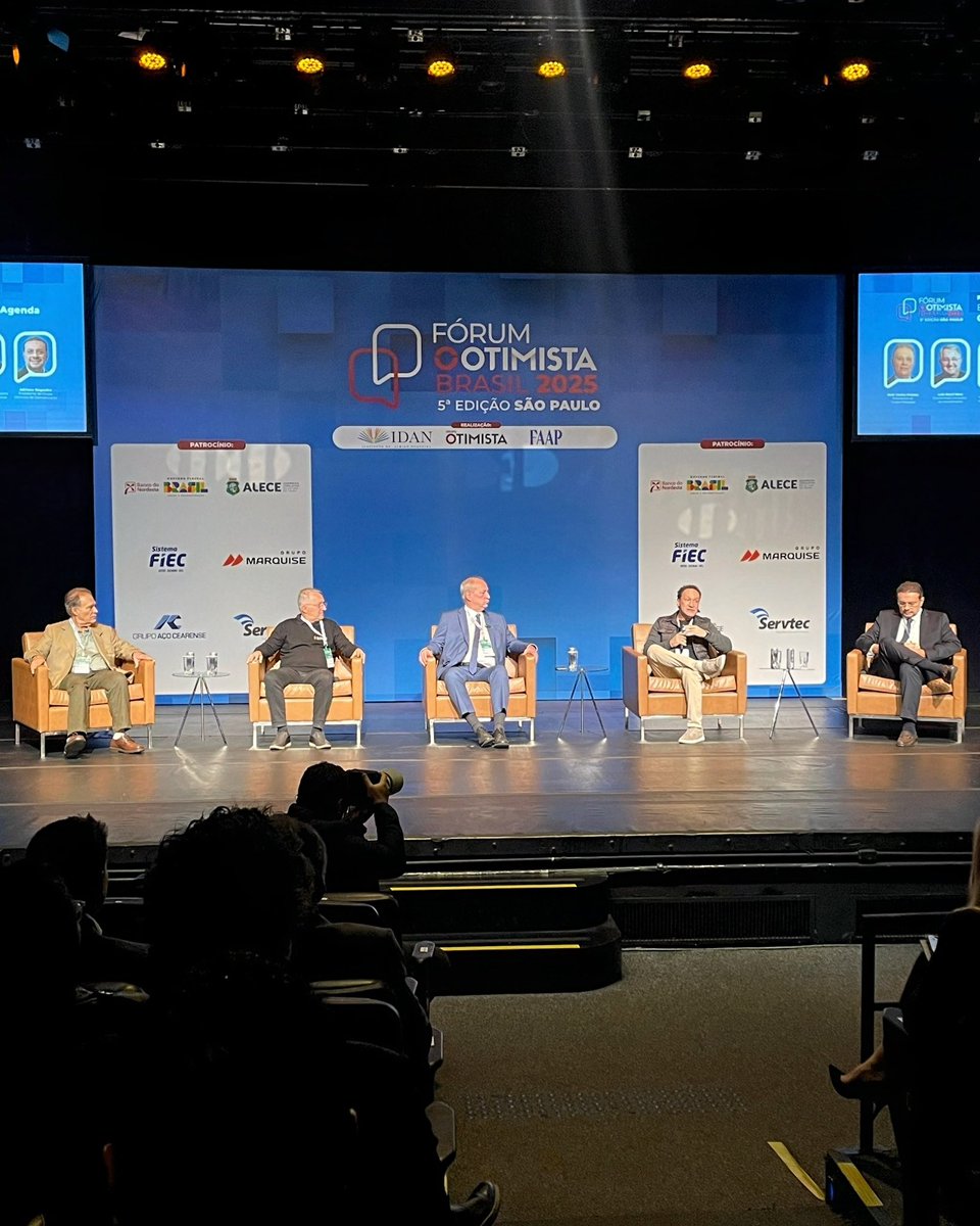 Começou agora o Fórum O Otimista Brasil, em São Paulo. Participo do painel Brasil Otimista – Construindo uma Agenda, ao lado de José Carlos Pontes, presidente do Grupo Marquise; Luiz Barsi Neto, economista e investidor; e Guga Stocco, empreendedor e especialista em tecnologias