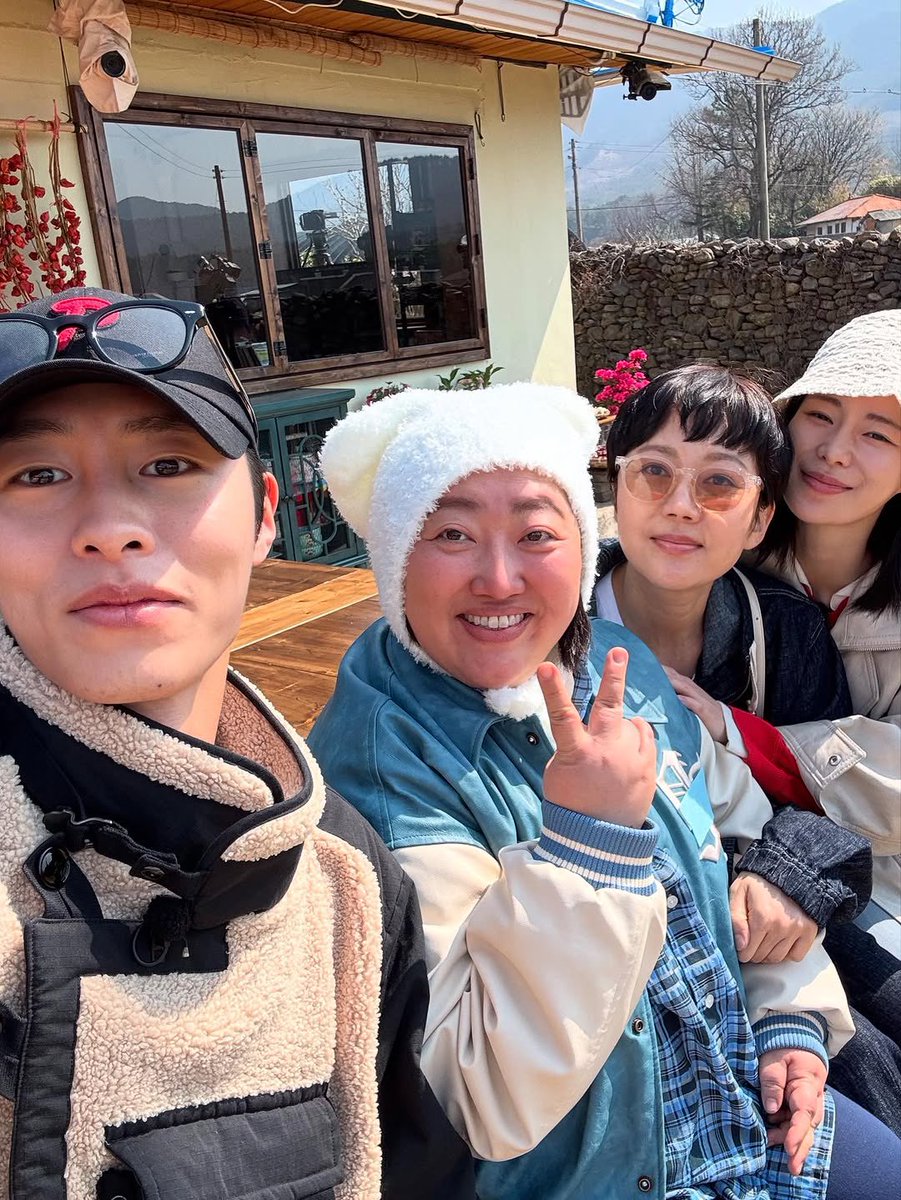 ijjaewook's tweet photo. Happy family. https://t.co/1XWlEQ37rp