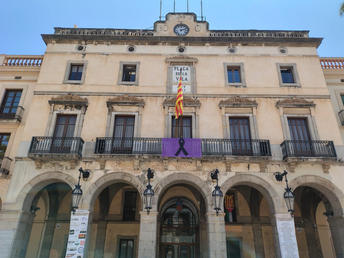 Vilanova i la Geltrú (@ajuntamentvng) on Twitter photo ⚫️L'Ajuntament de #vng condemna un nou crim de #violenciamasclista. Una dona de 50 anys ha estat assassinada per la seva parella a la província de Málaga
🟪Pengem el domàs lila amb crespó negre en senyal de dol i rebuig per aquest nou crim
<a href="/gisela_vargas/">Gisela Vargas</a> ⚫️L'Ajuntament de #vng condemna un nou crim de #violenciamasclista. Una dona de 50 anys ha estat assassinada per la seva parella a la província de Málaga
🟪Pengem el domàs lila amb crespó negre en senyal de dol i rebuig per aquest nou crim
<a href="/gisela_vargas/">Gisela Vargas</a>