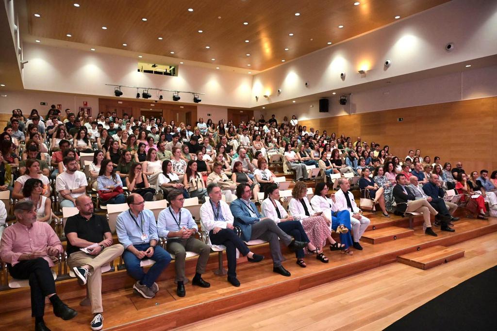 👨‍⚕ 👩‍⚕Jornada d'acolliment als 237 residents d medicina,infermeria, farmàcia i psicologia q s'incorporen a la formació especialitzada en els centris sanitaris 

Avui comença una nova etapa de formació per al futur de la nostra sanitat

👏 Benvinguts! tn.caib.es/MIRBaleares