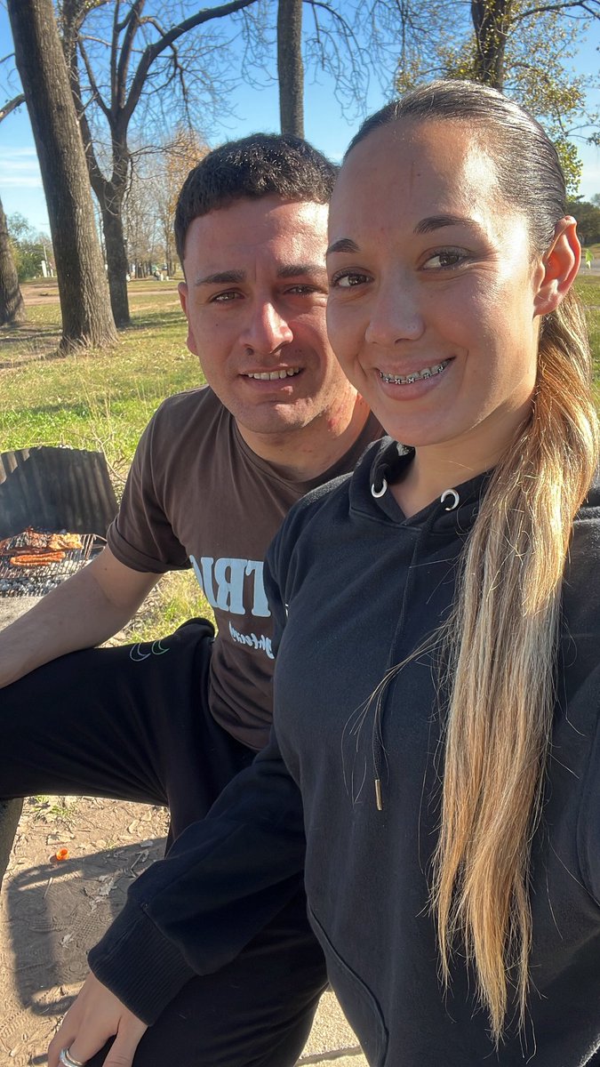 Jenigommez's tweet photo. te amo💙 https://t.co/DdasRv8jZr