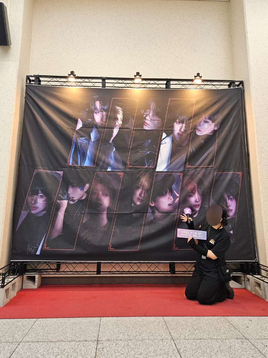 #영겁의_시간을_넘어_너희라는_별을_만나

시리콘의 백스테이지였던 핀아입니다🤍 정말 숟가락 하나 얹은게 다지만 이런 멋진 공연에 도움이 될수있어서 즐거웠습니다

총괄님과 캐스트, 댄서분들, 일반스탭까지 모두모두 수고많았고 내부스탭노조!! 고생했습니다 짱~~