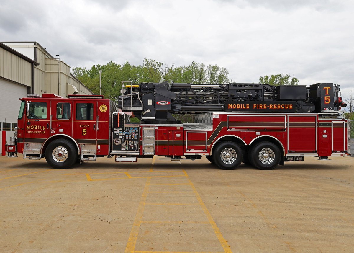 PierceMfg's tweet image. Simple compartmentation!✔️
#MobileAL simplified their #Enforcer 100’ #AscendantTower to have better workflow in emergency situations. Station No.225, Tapia Fire Station, will be receiving this #MidMountPlatform where it will serve across 25 square miles.