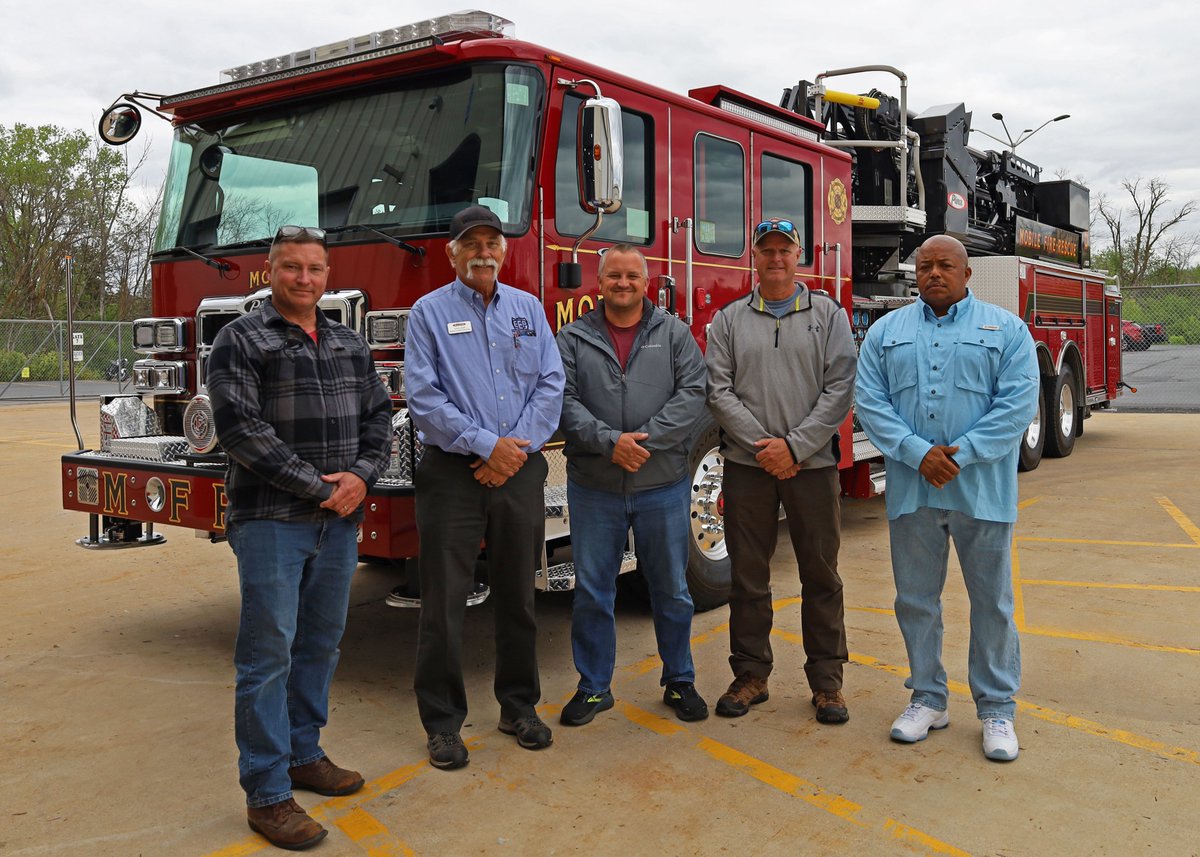 PierceMfg's tweet image. Simple compartmentation!✔️
#MobileAL simplified their #Enforcer 100’ #AscendantTower to have better workflow in emergency situations. Station No.225, Tapia Fire Station, will be receiving this #MidMountPlatform where it will serve across 25 square miles.