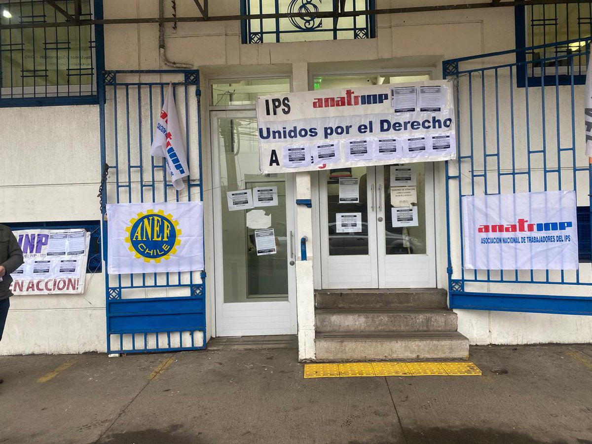 AnatrinpIPS's tweet photo. 🔴 IPS movilizado 
📢 Asignación de Soporte de Seguridad Social y nuevo DFL
⚠️ EXIGIMOS MESA CON EL Gobierno de Chile
🔔 Hacemos un llamado al presidente Gabriel Boric a atender nuestras demandas justas

#IPSmovilizado
#ASIGNACION
#DFL
#ANEF https://t.co/EhD67R7LbX