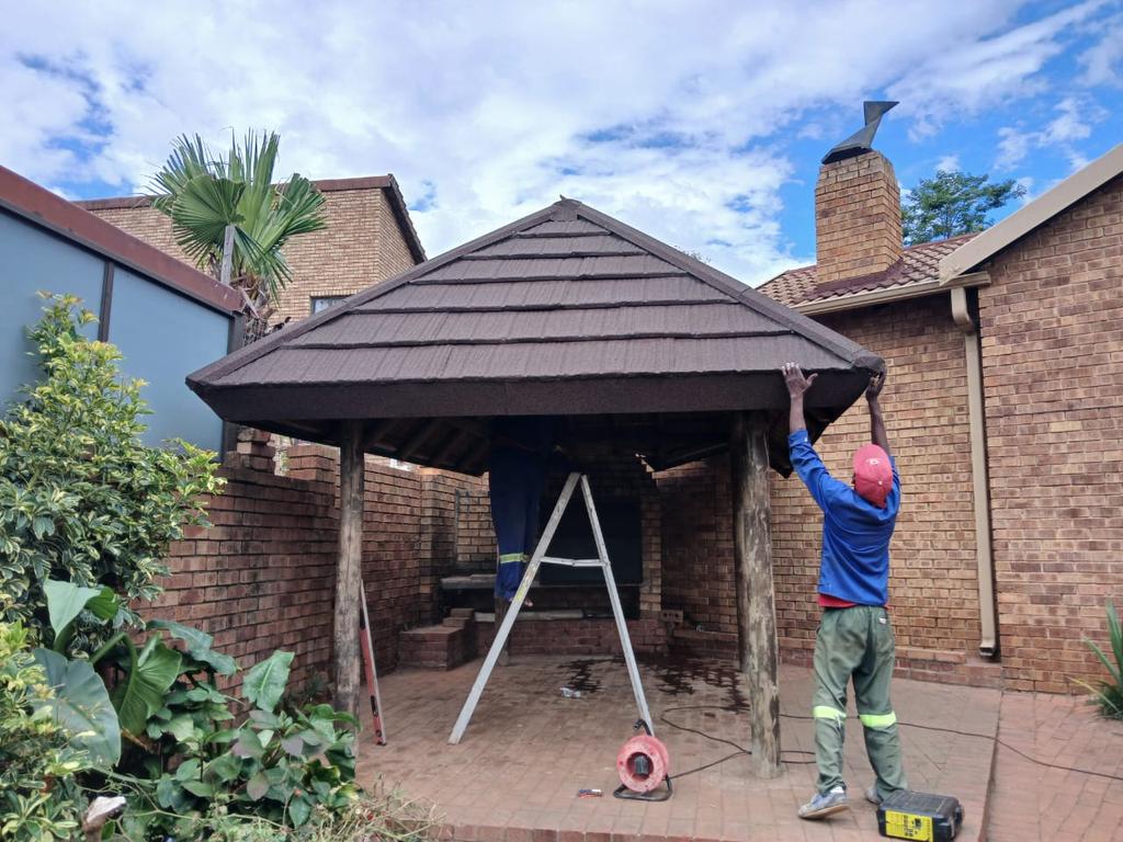 TEBOGONARE1's tweet photo. Convert your Thatch roof to Harvey/Thatch tiles with 0827900005#XDeport https://t.co/0yJSiHhLam