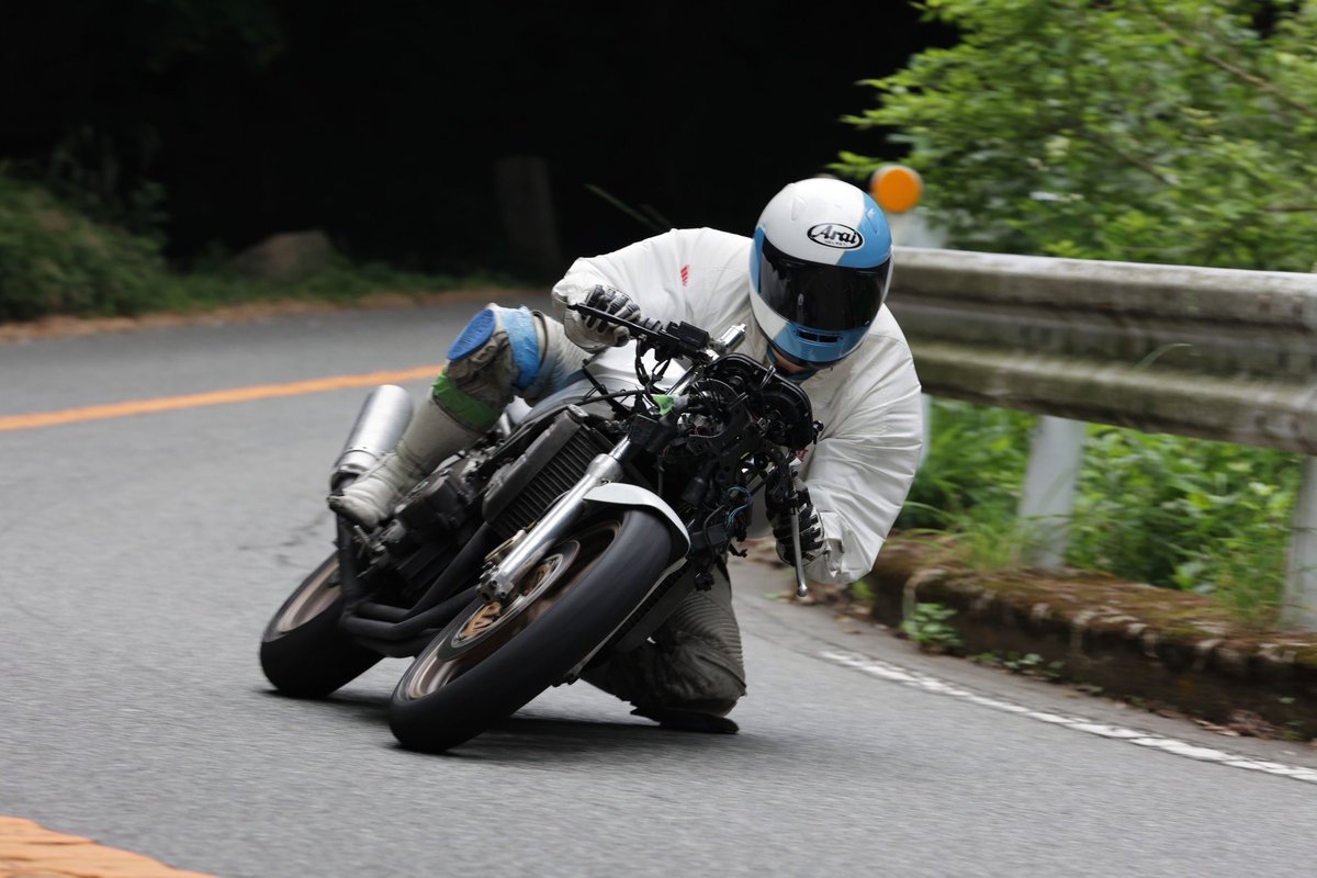 ookintamaaaa's tweet photo. バイク単体かっこいい
乗ると写真綺麗だがフォームダサい https://t.co/MBgtgFh3QQ