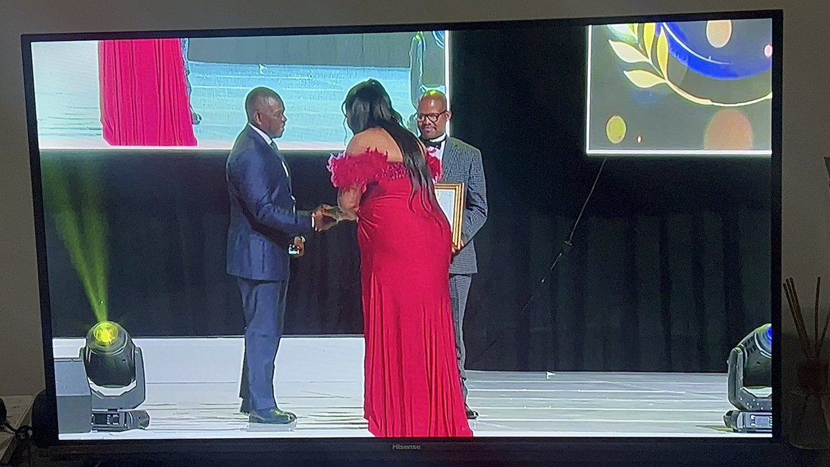 She WON guys 😭🥹❤️

KZN’s FCS investigator of the year🥂❤️😭🥹