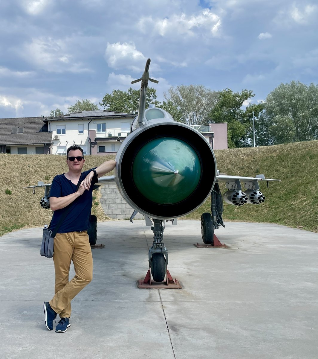 peter_rigo's tweet photo. #reptár #szolnok #mig21 https://t.co/VDdBp8qfXK