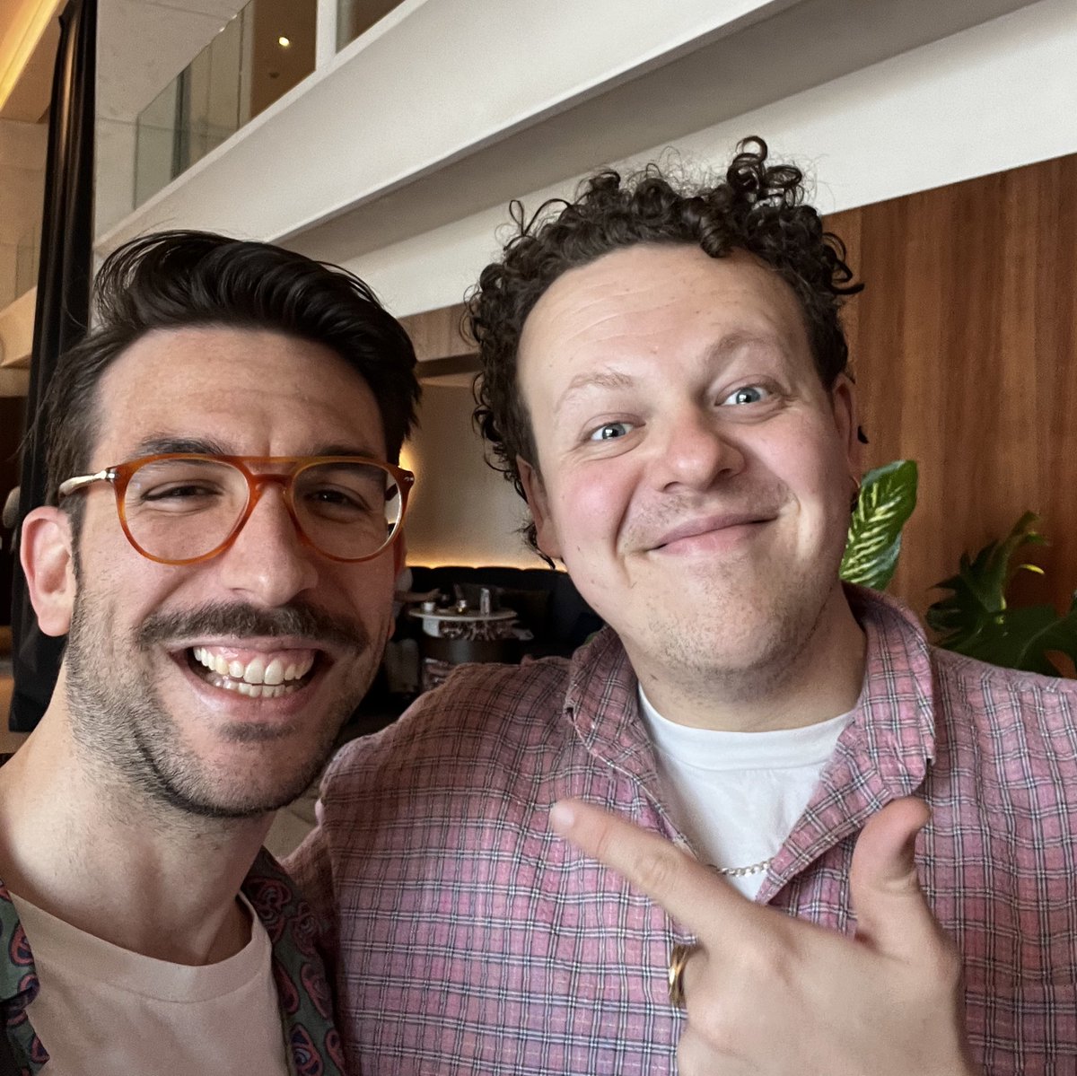 Esta entrevista me hacía tremenda ilusión, no solo porque soy un gran fan de 'Big Boys', sino porque <a href="/jackrooke/">jack rooke 👋</a> es una persona divertidísima y muy generosa. La podéis leer en VEIN ⬇️
vein.es/jack-rooke-cre…