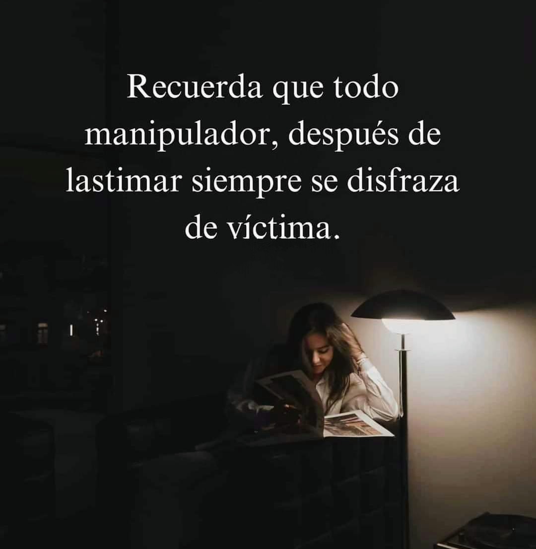 sobre_psi_nar's tweet photo. Cuando te conocen fingen haber sido víctimas de muchas injusticias para ganar tu empatía, cuando te quieren descartar van a fingir ser la parte dañada con mentiras y difamaciones.
#mentiras #gaslighting #pityplay #proyecciondeculpa #victimblaming https://t.co/3xUqDCQ4sZ