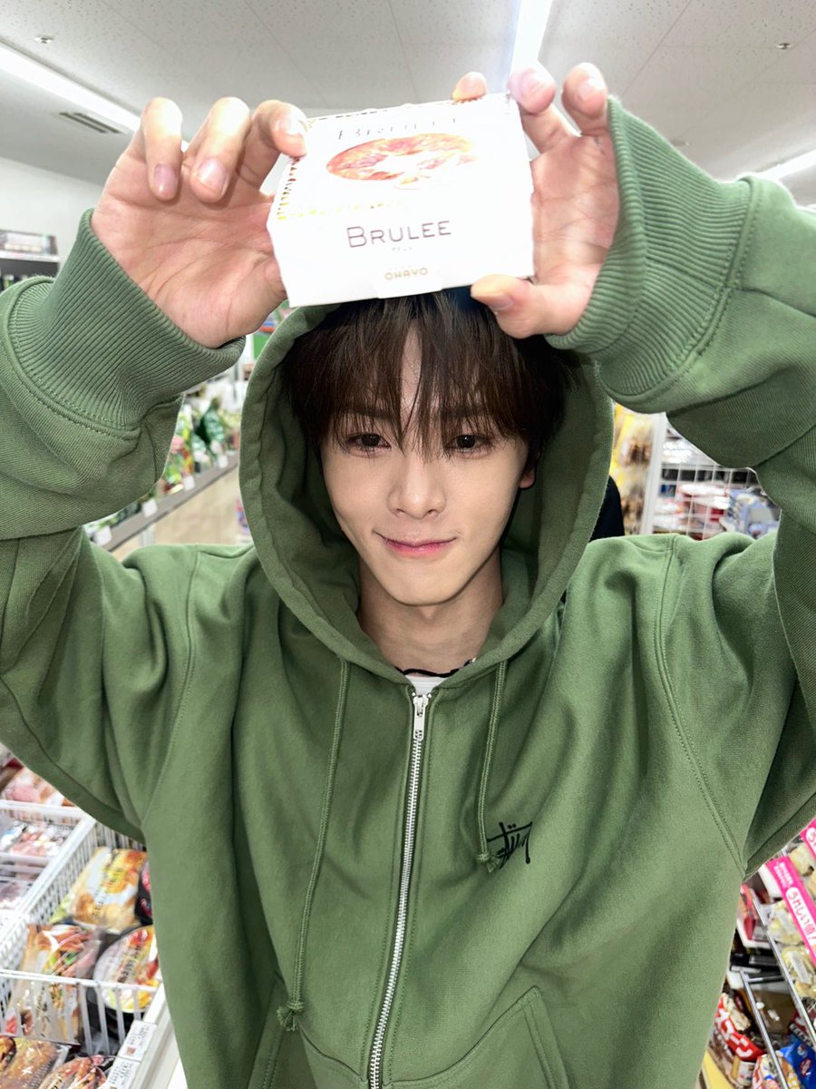 BAE173_member's tweet photo. [#유준]

美味しいです！

#BAE173 #비에이이173
#YOOJUN https://t.co/aTm0Eog8t2