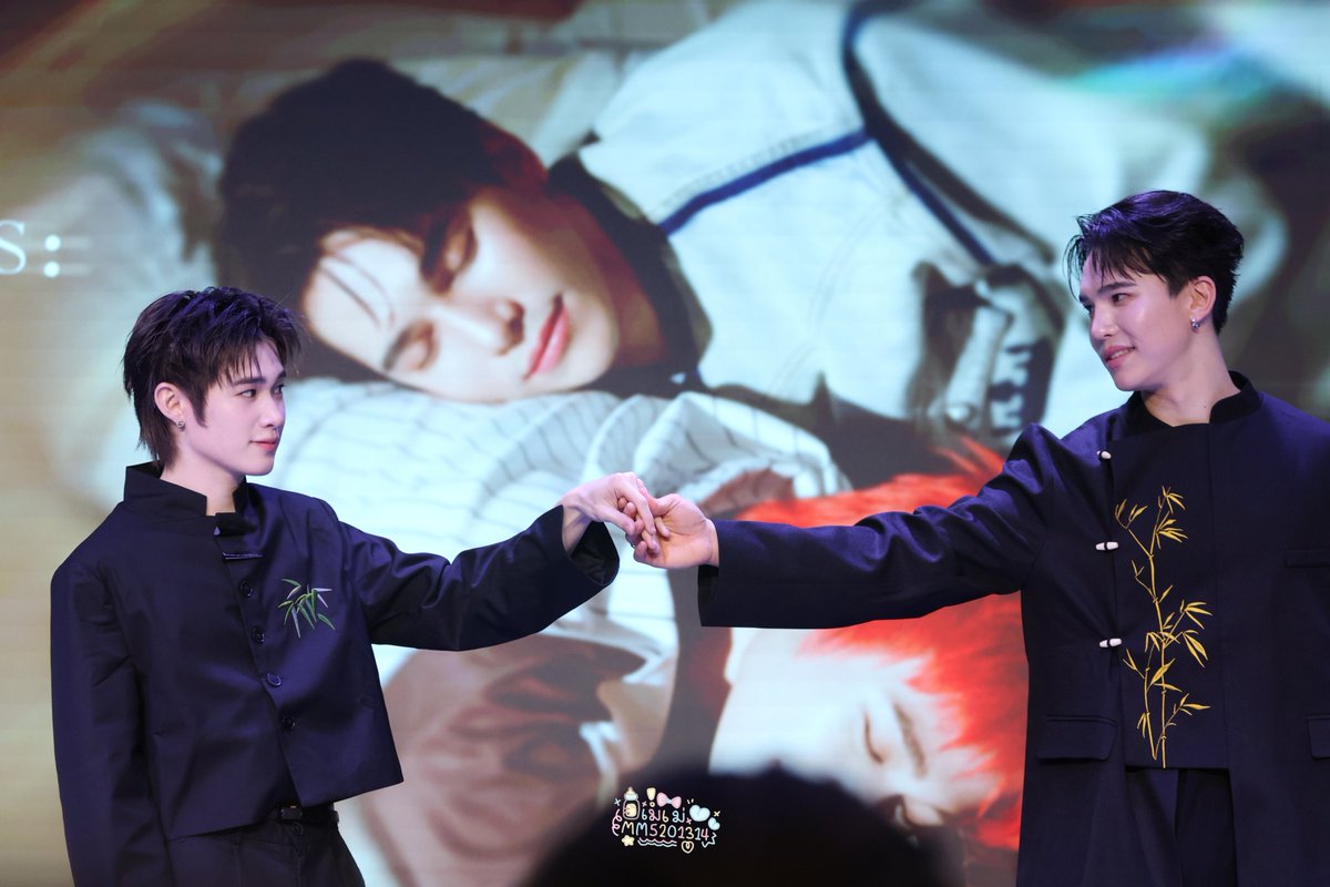 ครูค่ะ!!! คู่นั้นแอบจีบกันตอนซ้อมเต้นรำค่ะ!!!

#MemoriesWithMAXNAT #MaxNat  #mmaxmax #natasitt
<a href="/mmaxmaxxxx/">MMAX</a> <a href="/natasittttt/">Nat ;) น้องแจมแจม ft. น้องเหนือ</a>