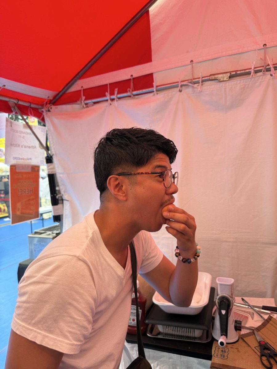 SeimaStandby's tweet photo. フィリピンエクスポ2025🇵🇭

お兄ちゃんがお店だしていましたー！！

フィリピン行きたくなったー
次は8月！

#フィリピンエキスポ2025 
#LGBTQ 
#フィリピン料理 https://t.co/0CNm2LkNwA