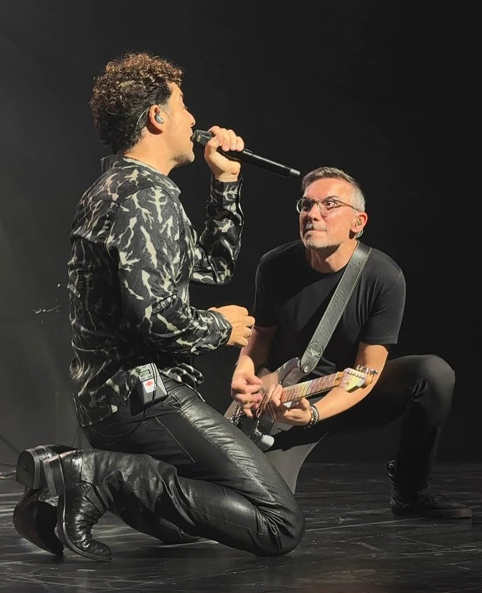 anamari_db's tweet image. Vaya momentazos que nos está regalando el #BackInTheUSA.

Llegamos a la recta final de la gira de nuestro @davidbisbal por Estados Unidos! Feliz comienzo de semana!