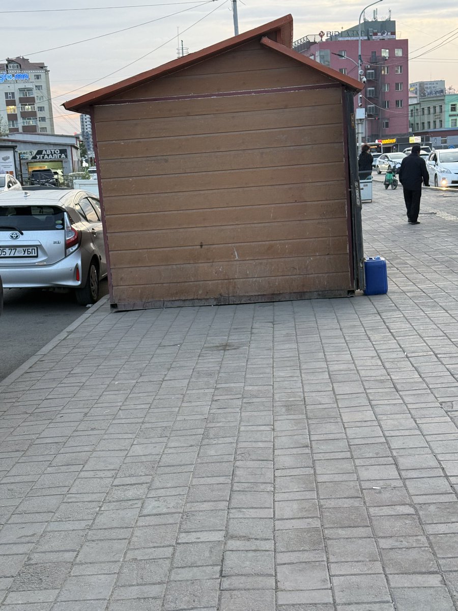 Өнөөдөр,100 айлын буудал дээр.Хотын дарга зөвшөөрсөн бх ???