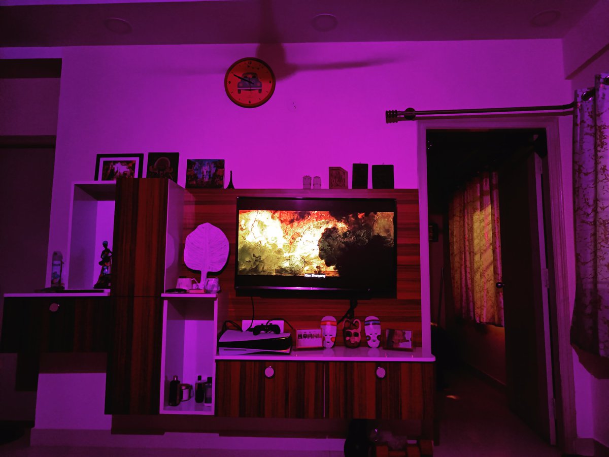 nav_devl's tweet image. Cleaned up the living room and configured the smart bulb, just to watch a Wong Kar Wai movie.