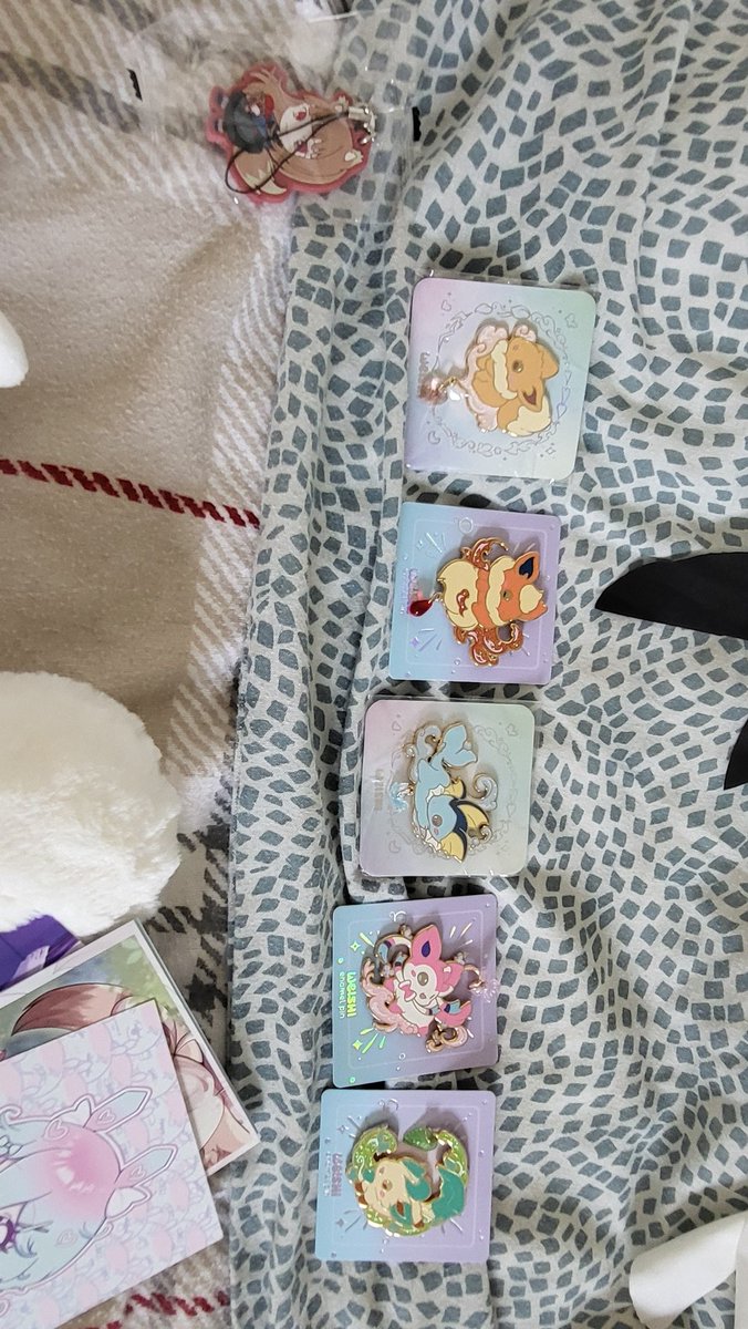 Yamchen33's tweet image. Meine Ausbeute der #Dokomi2025 c: Ja... ich hab einiges gekauft aber ich bereue gar nichts owo Hatte sogar zufällig Jinjas Meet and Greet gesehen aber da war die Schlange schon lang qwq
Zeigt gern was ihr so erbeutet habt :o
