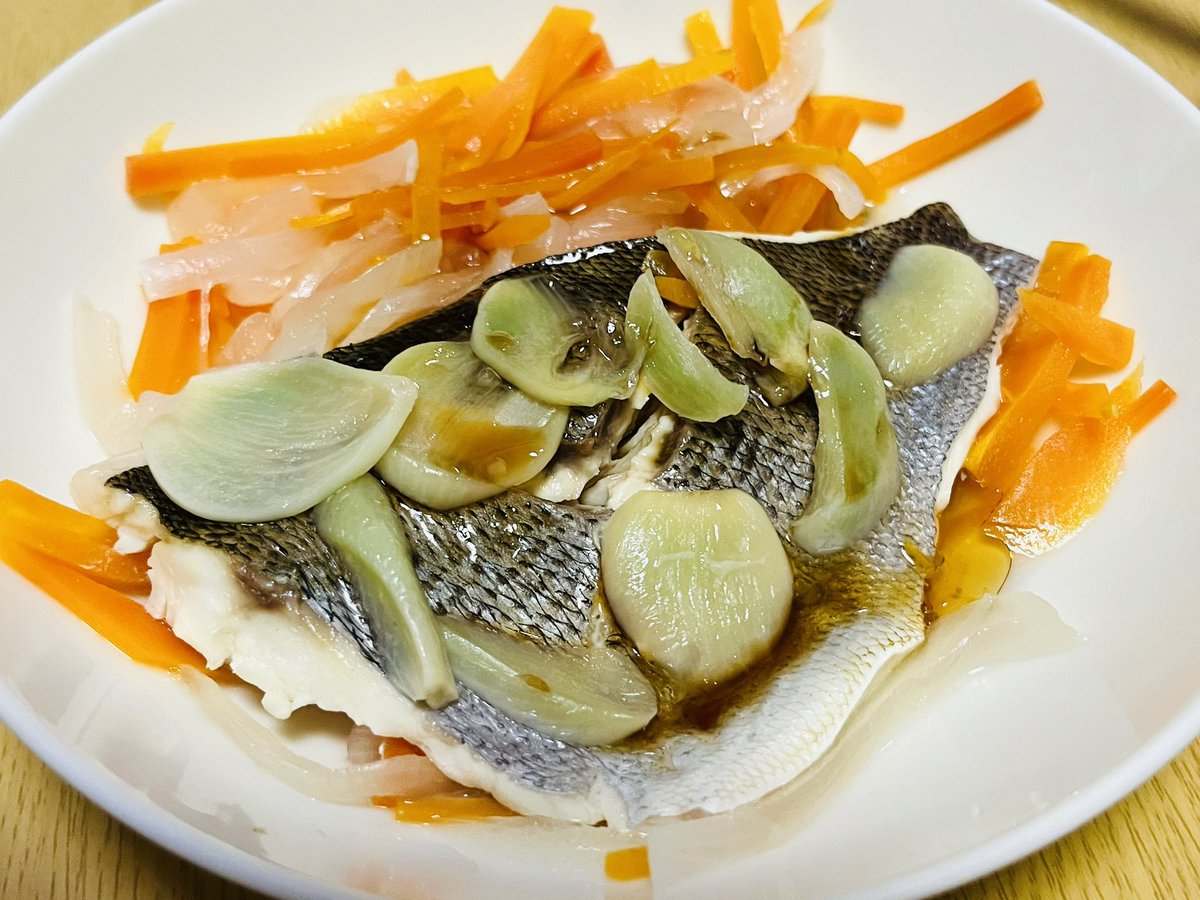 BlogWaral's tweet image. 今日はイサキのにんにく酒蒸し🤤

#魚食