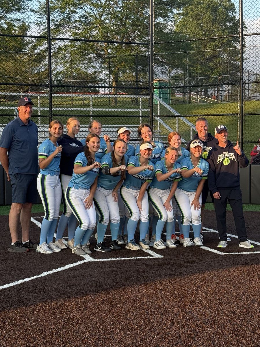 AddisonBednar27's tweet photo. Great team play all weekend. Brought home the championship ring! https://t.co/a3YCxFunYl
