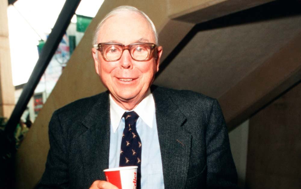 Charlie Munger attributed all his success to one thing;
↳ understanding psychology

As a 99 y/o he had one regret;
↳ not understanding this earlier

24 principles you need to understand to succeed: