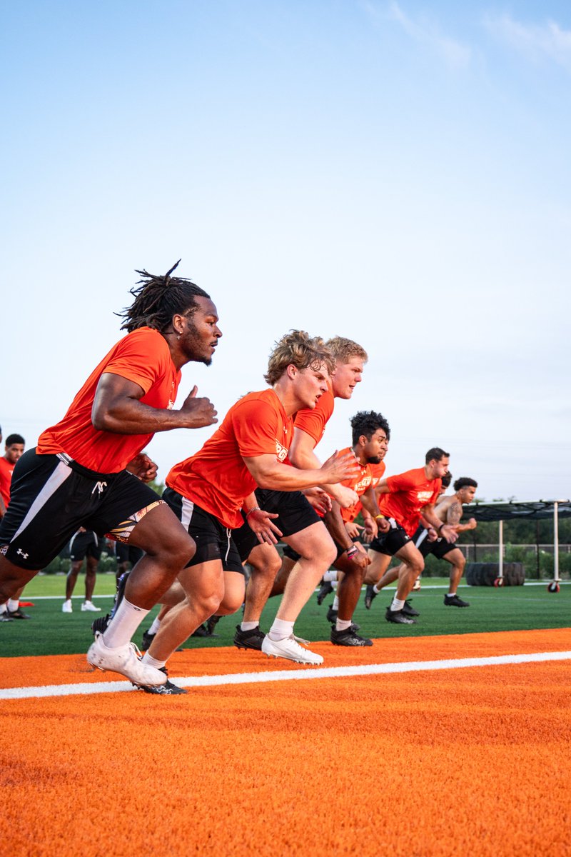 UTRGV Football tweet media