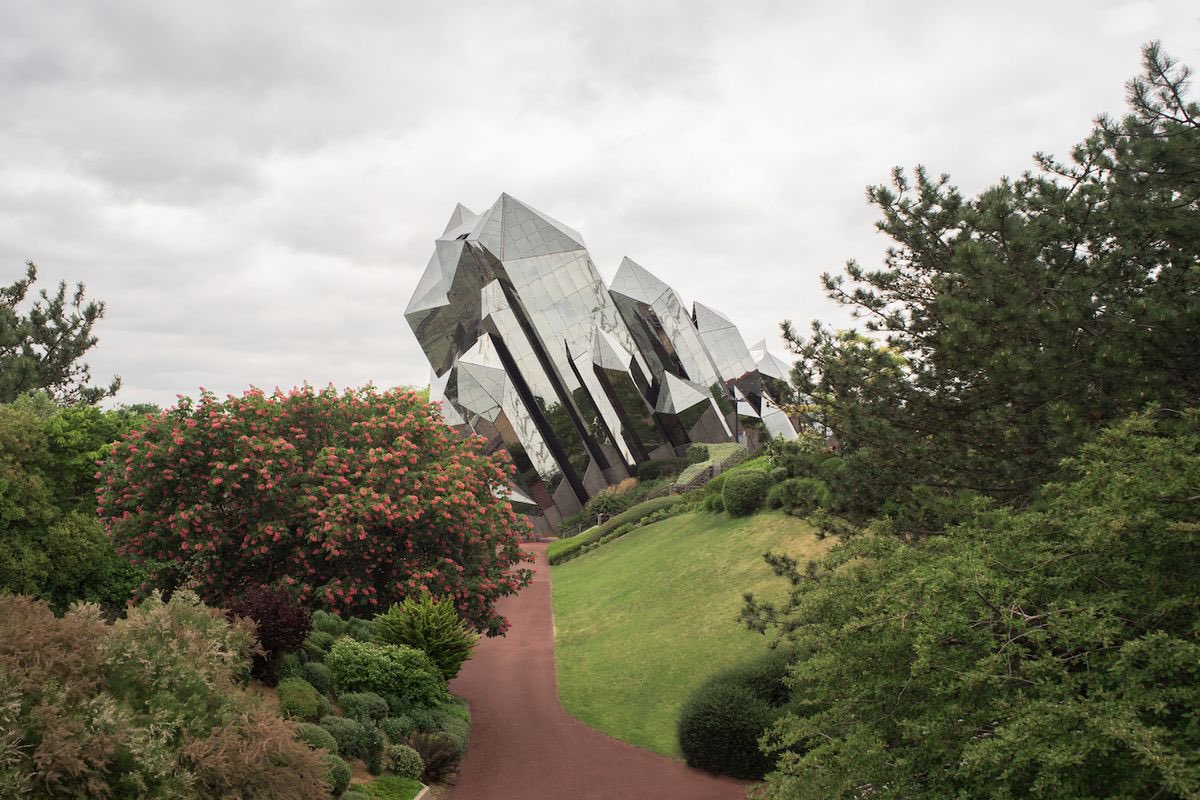 longjaredw's tweet photo. The Land, Air, and Seas pavilions each have glass monuments edged in copper that identify their location in the forest. I was inspired by forms at the Shanghai Expo, Futuroscope, and in Seattle.

#ShanghaiExpo #Futuroscope #TheSpheres https://t.co/1XEpGuCuNC