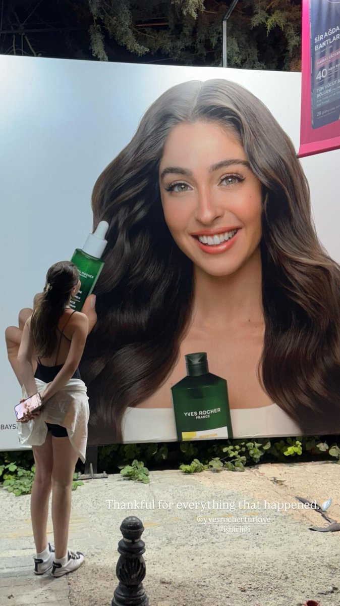 "Grata por tudo o que aconteceu. 🪽
@/yvesrocherturkiye"
 
📸 #CemreBaysel via Instagram Stories