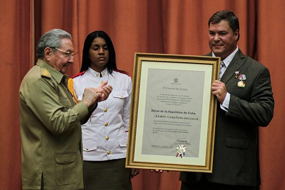Muchas felicidades en su cumpleaños al Héroe de la República de Cuba Ramón Labañino Salazar!
iUn abrazo desde #InderCuba! #Cuba #LosCinco