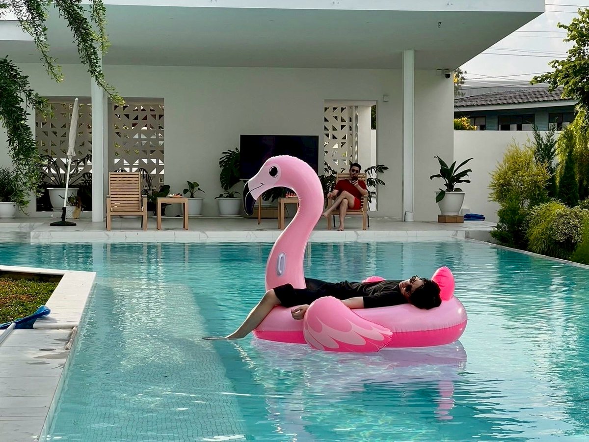 ชีวิตนี้พี่บอสไม่เอาอะไรแล้ว ปล่อยให้ล่องลอยอยู่ในน้ำนี่แหละ

#BreakUpServiceSeriesEP10 
<a href="/off_tumcial/">Tumcial</a>