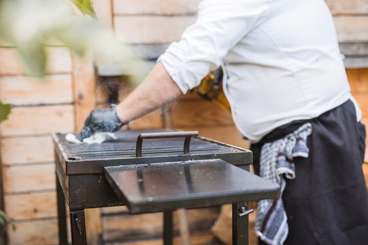 zanjanicleaning's tweet image. Summer BBQs are fun, but the mess isn’t. Let Zanjani help you deep clean after entertaining.
Read more: buff.ly/hK77we8 

#BBQCleanup #CleanKitchen