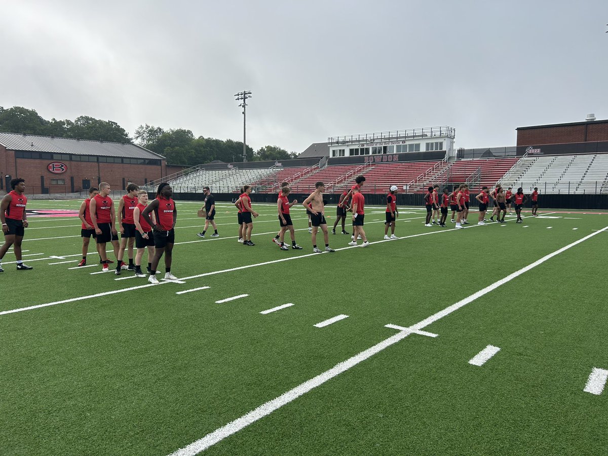 bowdonrecruits's tweet photo. Another great morning in Red Devil land!!! 27 OL’s, 33 skill kids and 1 kicker!!! #forksup https://t.co/EbrjW6im81