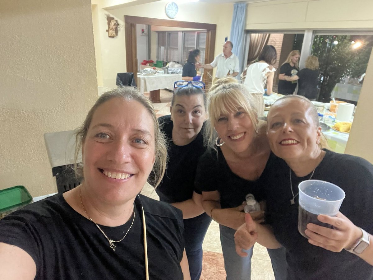 Muchas gracias a todos los que colaborasteis en La Noche de las Estrellas!
Equipo técnico, voluntariado, jóvenes del Hogar de emancipación, familias, empresas colaboradoras, grupos de Scouts y Salle Joven, Coro de Capuchinos, Jesús Medrano y “El Rey de Copas” con su música.