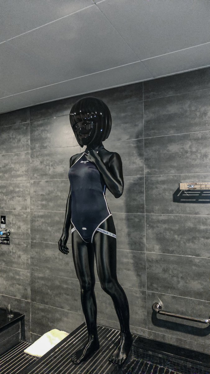 WWRR_571's tweet image. 逛展回来被晒黑了！😆