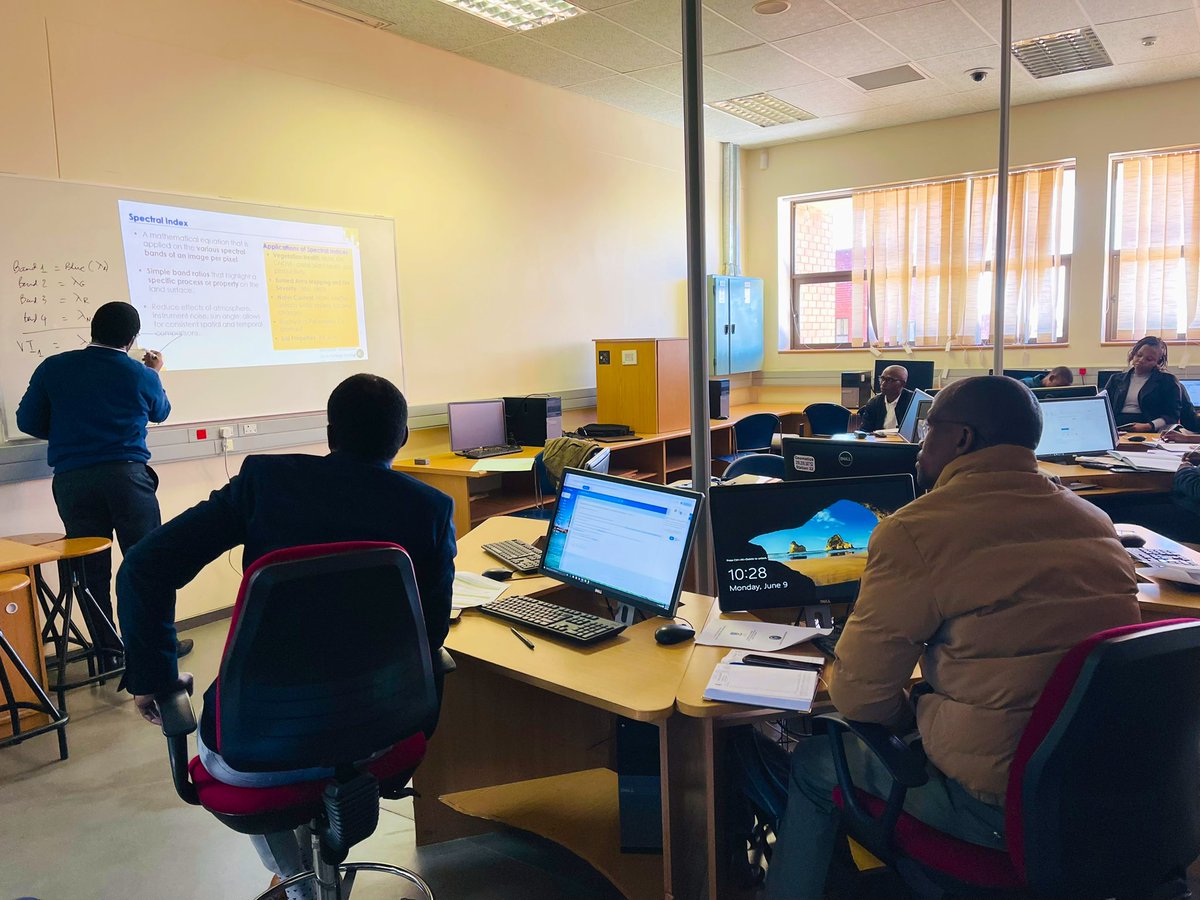 GermanNkhwanana's tweet image. Offering Remote Sensing and GIS short courses customized to your organizational needs. Most of today’s challenges require geospatial analysis and Machine Learning solutions. We may be the answer you are looking for.
