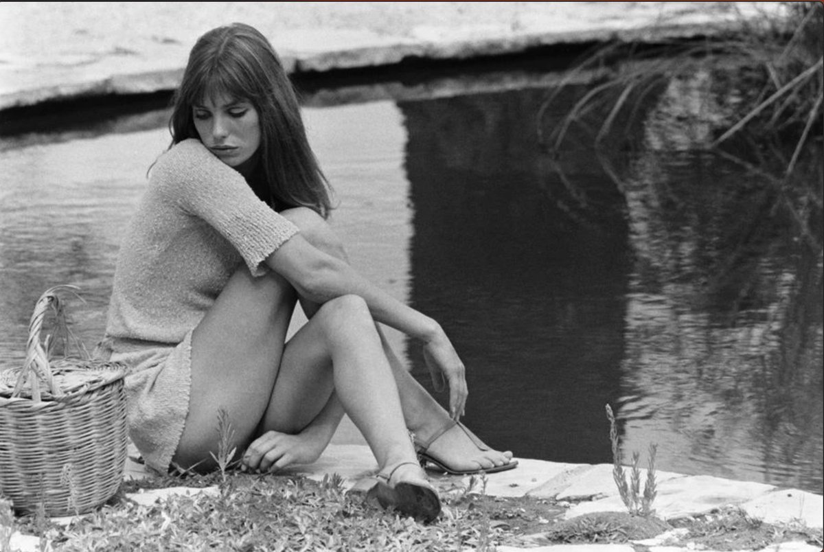 mubiturkiye's tweet photo. Jane Birkin, Saint-Tropez’de Jacques Deray’in LA PISCINE filminin setinde, 1968. https://t.co/DLFf6xiUzO