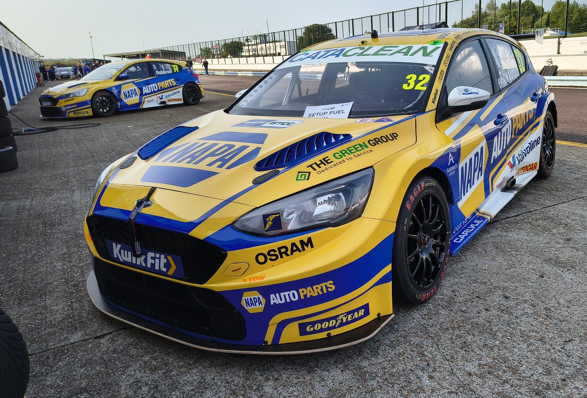 SWMotorsport22's tweet photo. Sunday Morning at @thruxtonracing @BTCC
@samosbornebtcc
@ASuttonRacing
@DanielRowbottom
@DanCammish
@naparacinguk https://t.co/67BP2fhI3K