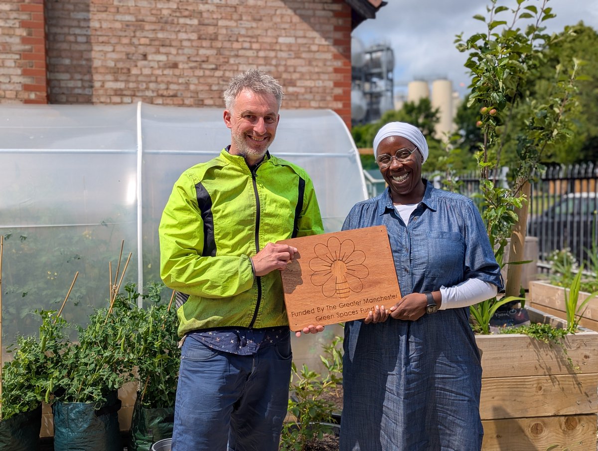 Greater Manchester Environment Fund (@gmenvfund) on Twitter photo Last week, we delivered a #GreenSpacesFund plaque to the Brotherhood Peace Garden in Moss Side with Kieron, one of our Green Spaces Fund advisors ๐ฟ
Their community garden is flourishing! <a href="/SowtheCity/">Sow the City</a> Last week, we delivered a #GreenSpacesFund plaque to the Brotherhood Peace Garden in Moss Side with Kieron, one of our Green Spaces Fund advisors ๐ฟ
Their community garden is flourishing! <a href="/SowtheCity/">Sow the City</a>