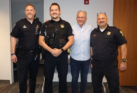 LyndhurstPD's tweet photo. Brian Brooks (Sgt.) was sworn in as LPDs newest Lieutenant. Mayor Ward administered the oath of office to Brian, who was  supported by several members of the LPD team. He will be ceremoniously  sworn in at a future Lyndhurst City Council meeting. Congratulations Lt.  Brooks! https://t.co/z4H2dsPa5z