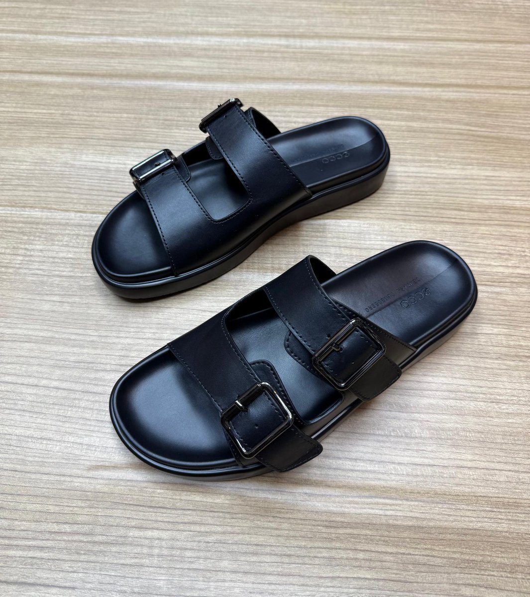 X_gee9's tweet image. Top Top quality  shoe for men

Size.  40,41 ,42,43,44,45 &amp;amp; 46

Tel : 0769996448

Loc : kariakoo karibu na bank ya NMB bank

 Price 60,000