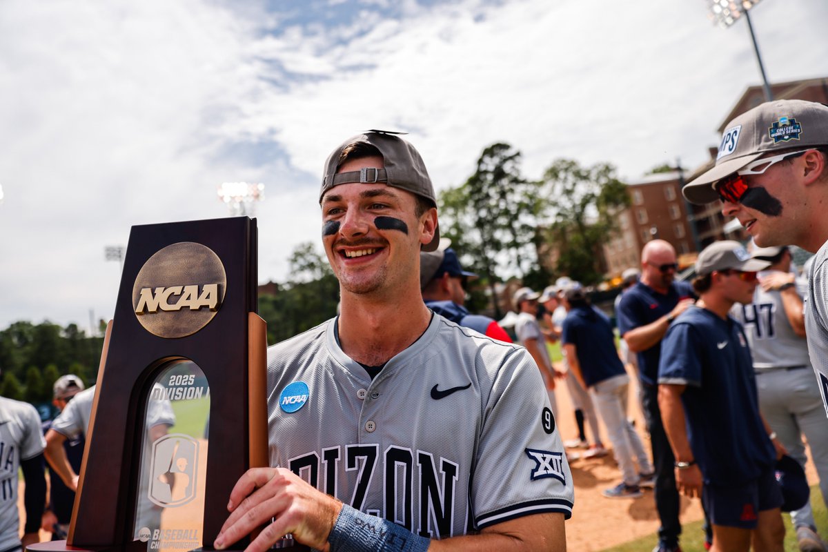 ArizonaBaseball's tweet photo. Yesterday was a Chapel Thrill 🫨 https://t.co/Z6VVtOXoo6
