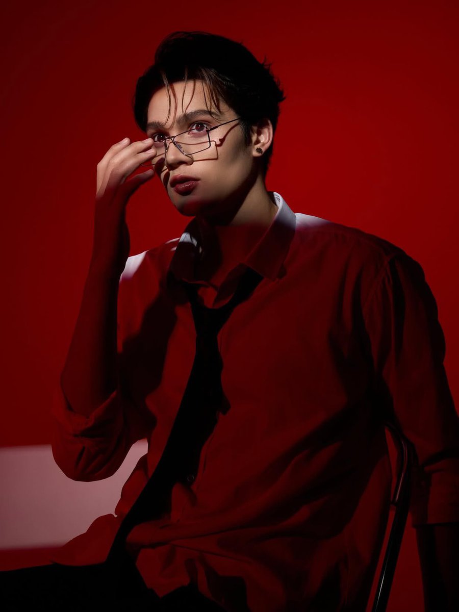 jamesfanVN's tweet photo. IG update @_jamesprescott_
Ahhhh người ấy hôm nay đẹp điên 😱😱😱
Rubra🖤❤️ #jamesprescott #HOLOFACE #HOLOFACEThailand #EMSPHERE #EMDISTRICT https://t.co/HHmO6qnGZl