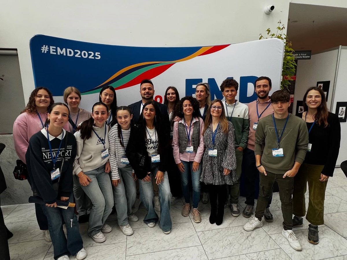 En el programa Calvianers Blaus recibimos a parte de la expedición de los 3 institutos del municipio que viajó al #EMD2025 de Cork para presentar su proyecto conjunto de conciencia azul #CalvianersSostenibles.

La crónica del viaje, en nuestra web:

👉radiocalviafm.com/calvianers-sos…