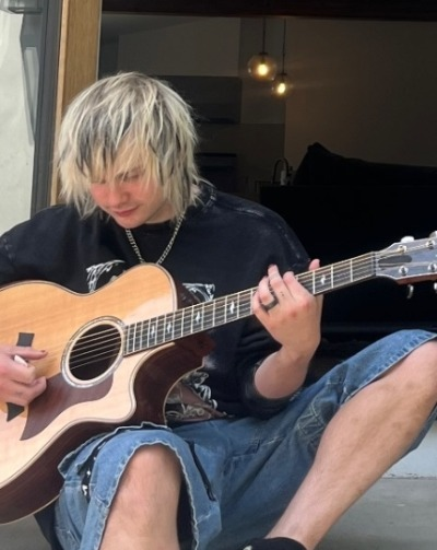 HE'S SO CUTE I'M UNWELL (sorry for not posting i'm back🥹)