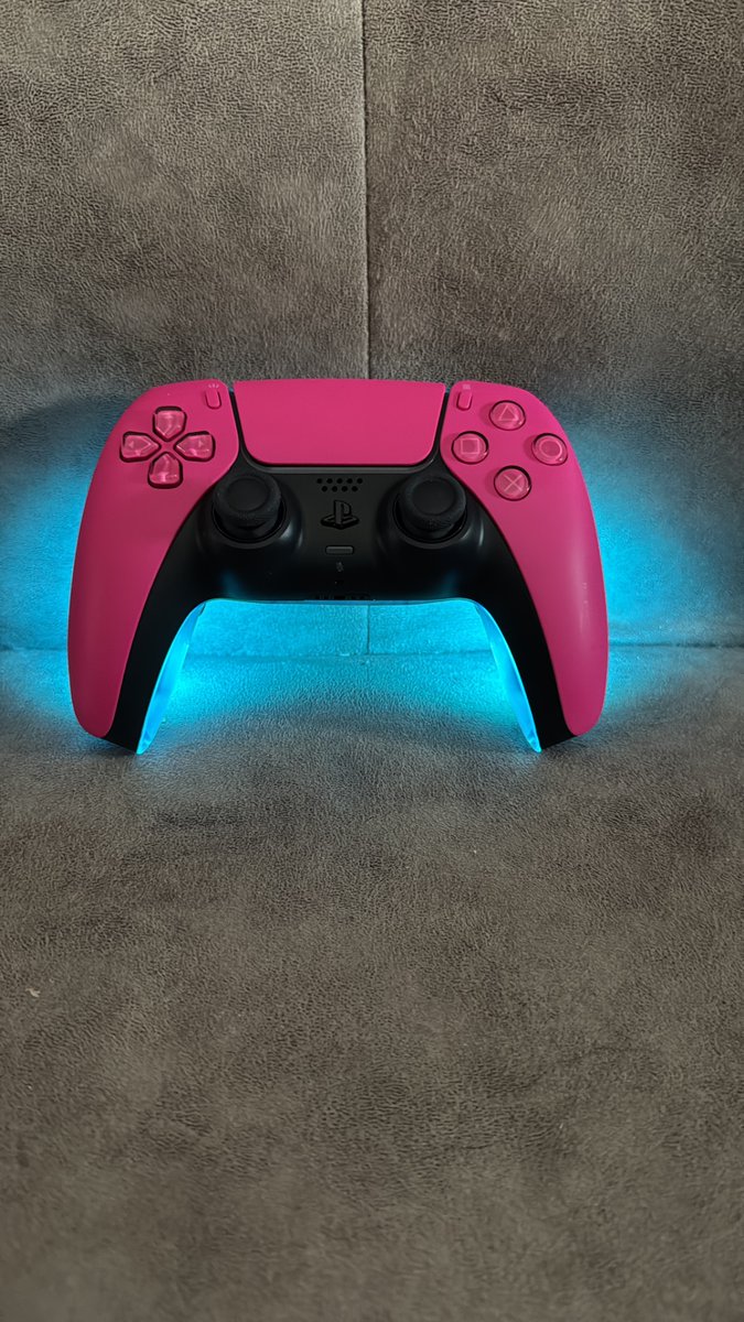 DarkControllers tweet media