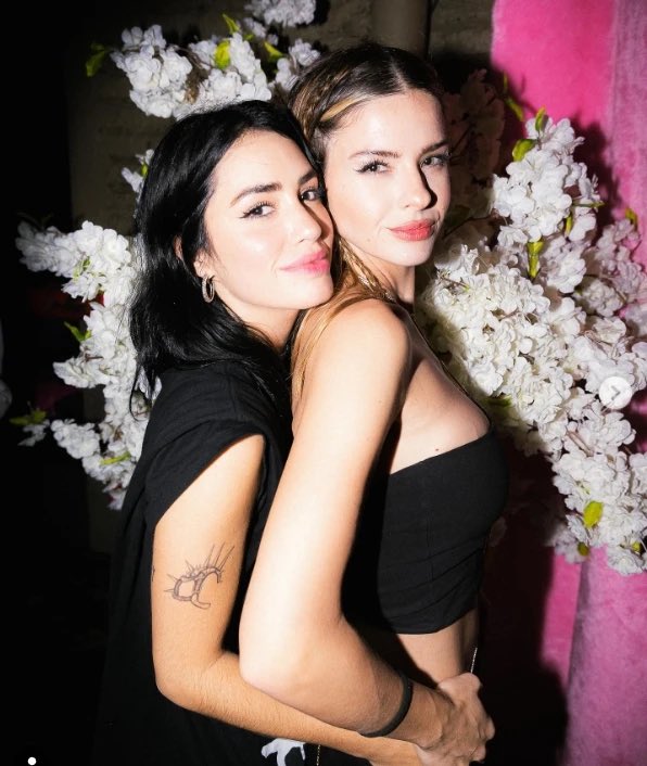 HILO de la relacion de Lali Esposito y La China Suarez.