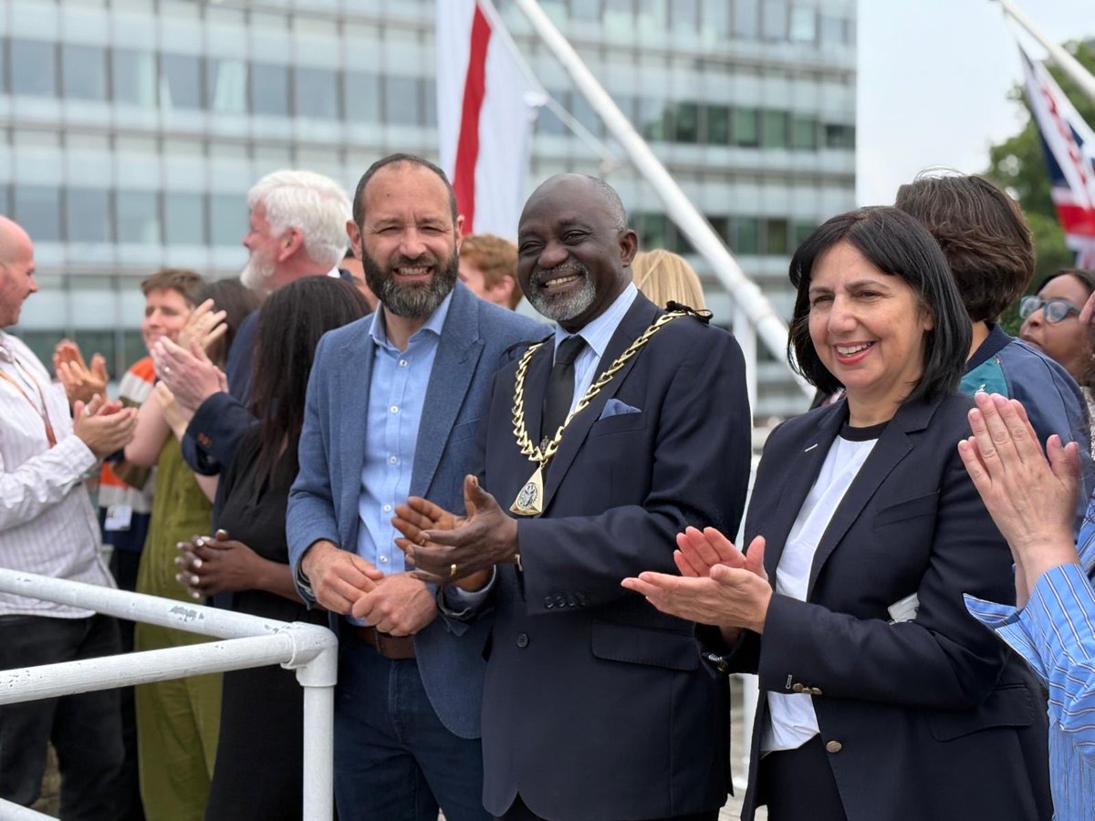 sunnylambe's tweet image. @lb_southwark @SouthwarkMayor united to serve with pride. One Love ♥️