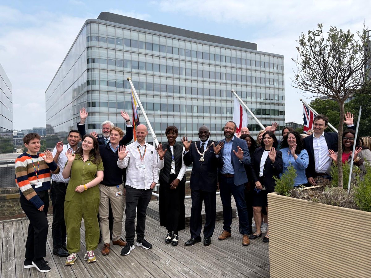 sunnylambe's tweet image. @lb_southwark @SouthwarkMayor united to serve with pride. One Love ♥️